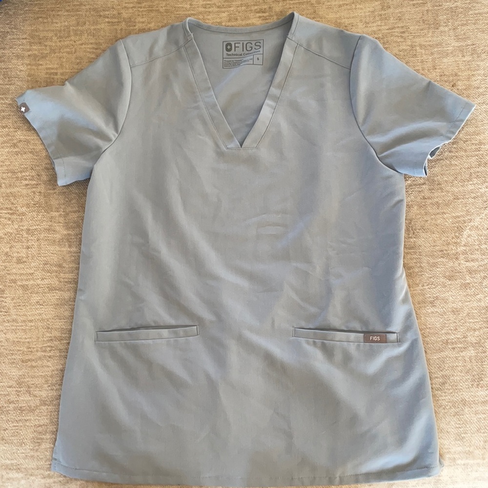 FIGS scrubs 3 pocket Casma top size small